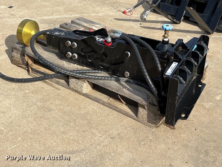 image for item ES8767 2025 Future FT-D45 compact utility loader pile hammer