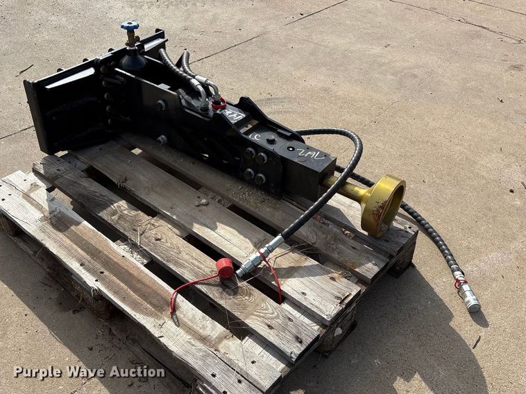 image for item ES8767 2025 Future FT-D45 compact utility loader pile hammer