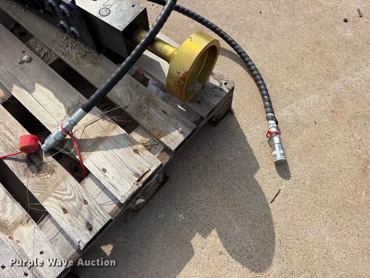 image for item ES8767 2025 Future FT-D45 compact utility loader pile hammer