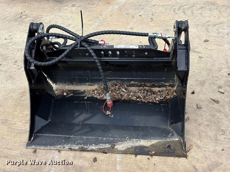 image for item ES8769 2025 Future FT-XKH39F compact utility loader 4-in-1 bucket