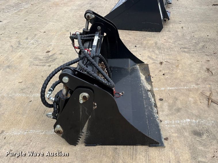 image for item ES8769 2025 Future FT-XKH39F compact utility loader 4-in-1 bucket