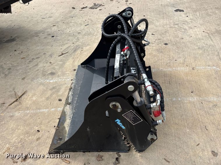 image for item ES8769 2025 Future FT-XKH39F compact utility loader 4-in-1 bucket