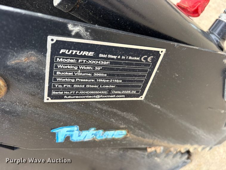 image for item ES8769 2025 Future FT-XKH39F compact utility loader 4-in-1 bucket