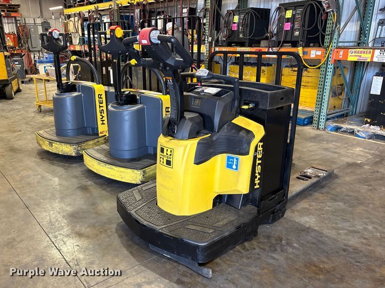image for item ES8864 (3) Hyster pallet jacks