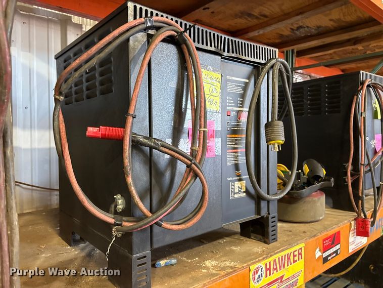 image for item ES8864 (3) Hyster pallet jacks