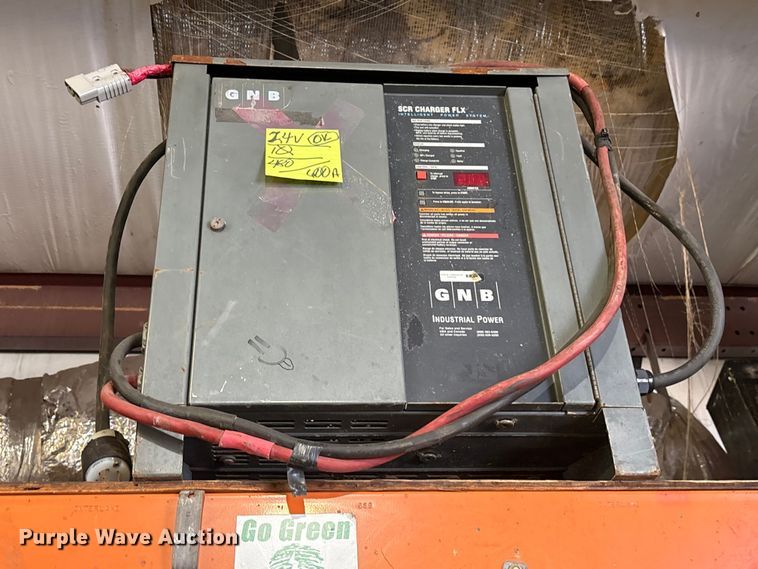 image for item ES8864 (3) Hyster pallet jacks