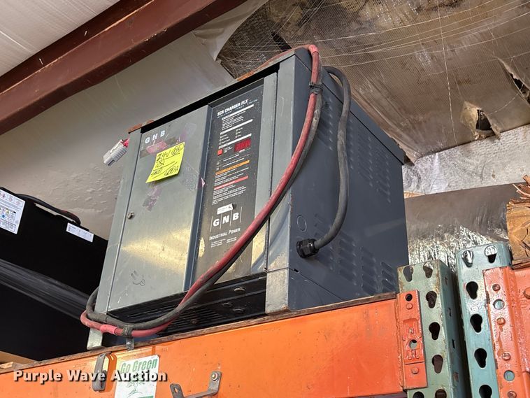 image for item ES8864 (3) Hyster pallet jacks