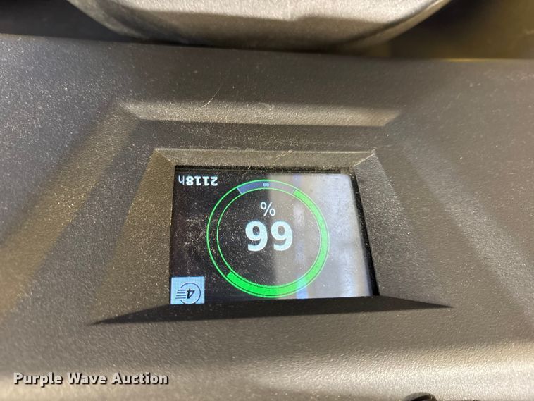 image for item ES8864 (3) Hyster pallet jacks