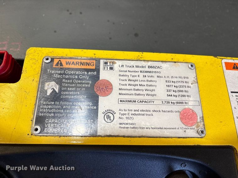 image for item ES8864 (3) Hyster pallet jacks