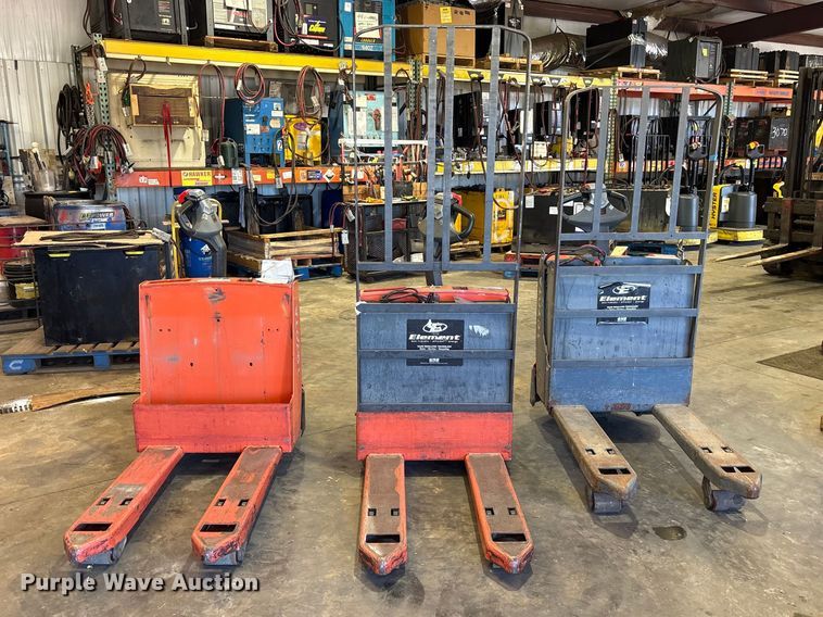 image for item ES8865 (3) Toyota pallet jacks