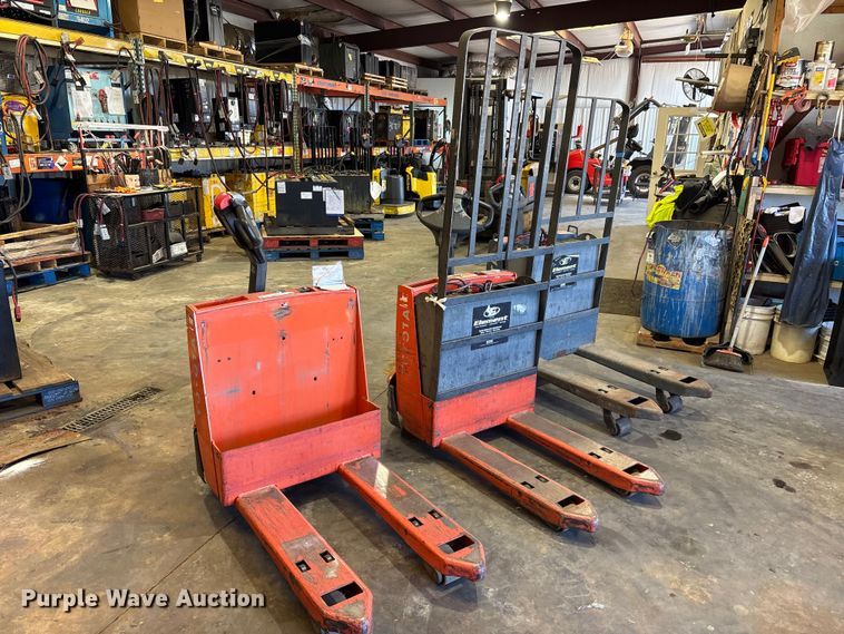 image for item ES8865 (3) Toyota pallet jacks