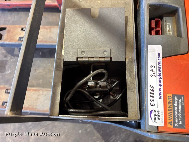 image for item ES8865 (3) Toyota pallet jacks