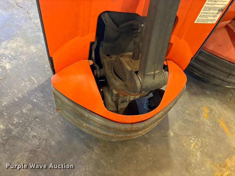 image for item ES8865 (3) Toyota pallet jacks