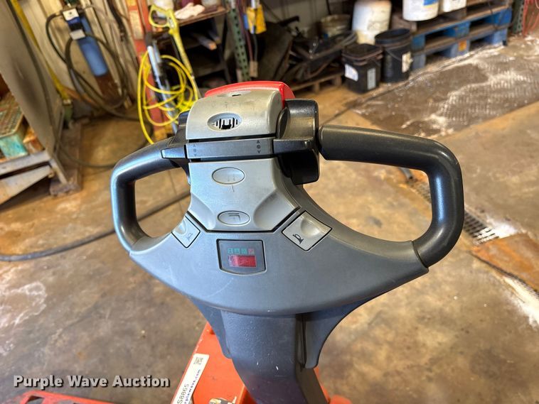 image for item ES8865 (3) Toyota pallet jacks