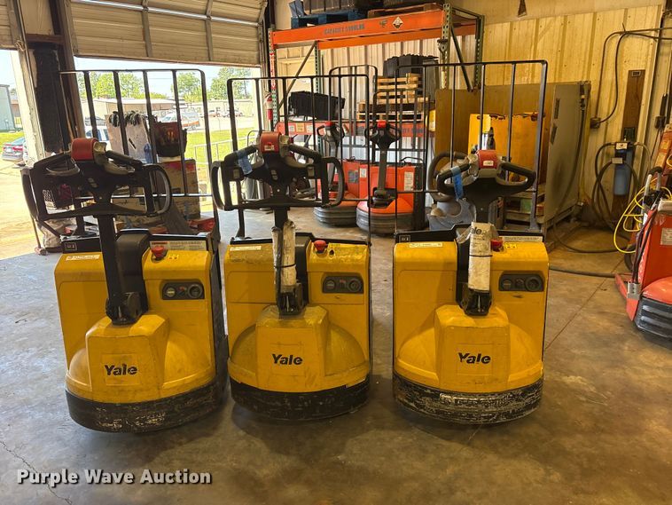 image for item ES8866 (3) Yale pallet jacks