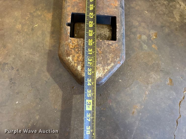 image for item ES8866 (3) Yale pallet jacks