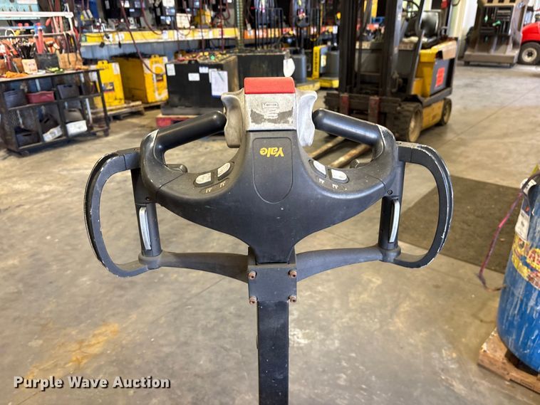 image for item ES8866 (3) Yale pallet jacks
