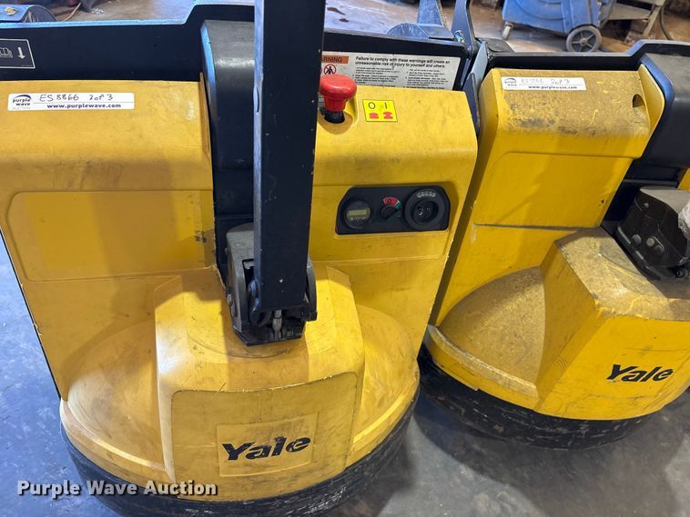 image for item ES8866 (3) Yale pallet jacks