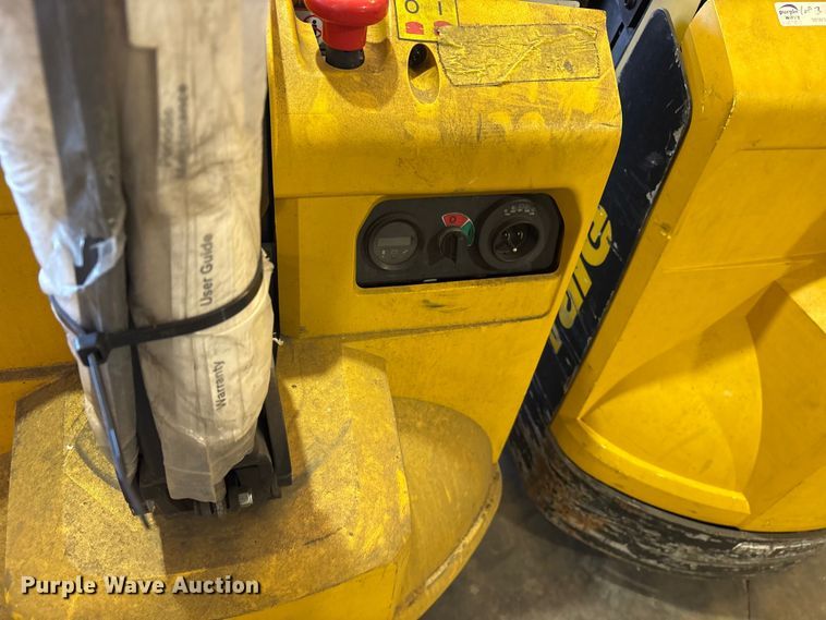 image for item ES8866 (3) Yale pallet jacks