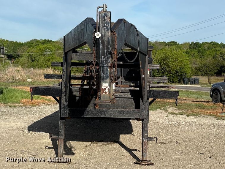 image for item ES8872 1998 Pro-Trak equipment trailer