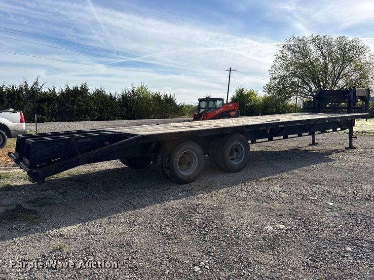 image for item ES8872 1998 Pro-Trak equipment trailer