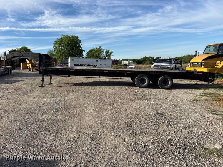 image for item ES8872 1998 Pro-Trak equipment trailer