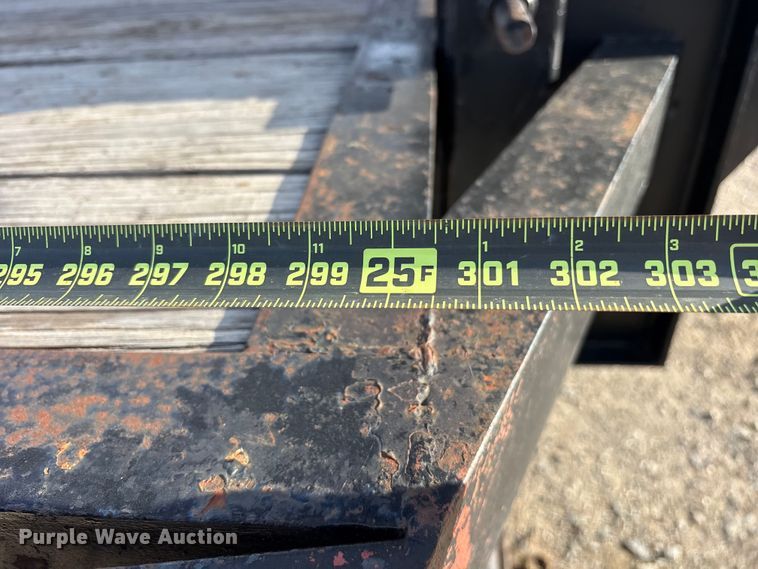 image for item ES8872 1998 Pro-Trak equipment trailer