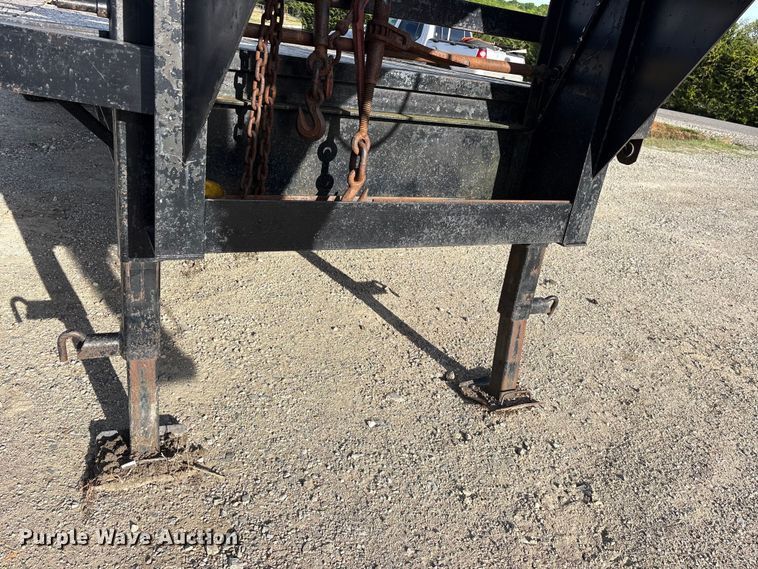 image for item ES8872 1998 Pro-Trak equipment trailer