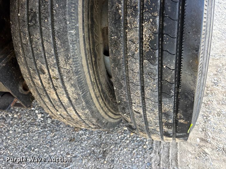 image for item ES8872 1998 Pro-Trak equipment trailer