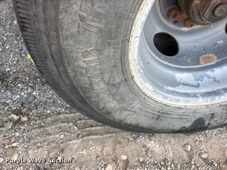 image for item ES8872 1998 Pro-Trak equipment trailer