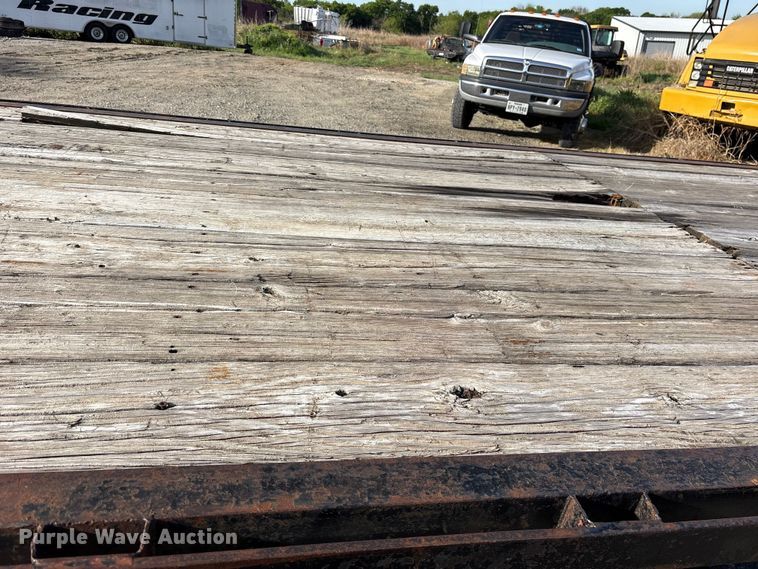 image for item ES8872 1998 Pro-Trak equipment trailer