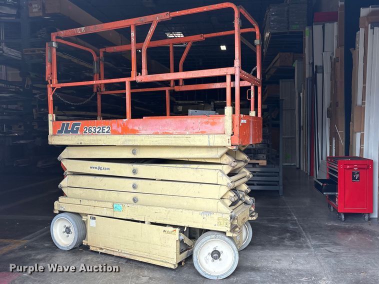 image for item ES8895 JLG 2632E2 scissor lift