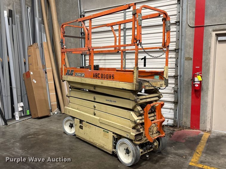 image for item ES8895 JLG 2632E2 scissor lift