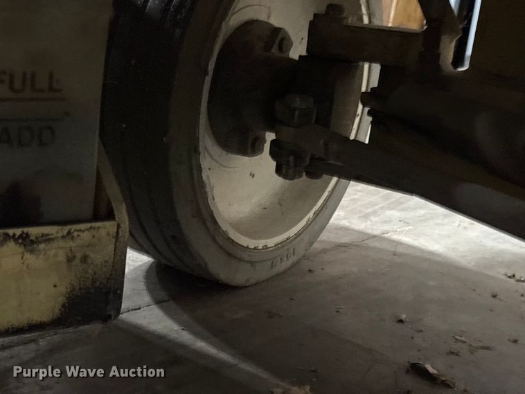 image for item ES8895 JLG 2632E2 scissor lift