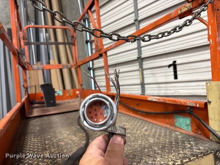 image for item ES8895 JLG 2632E2 scissor lift