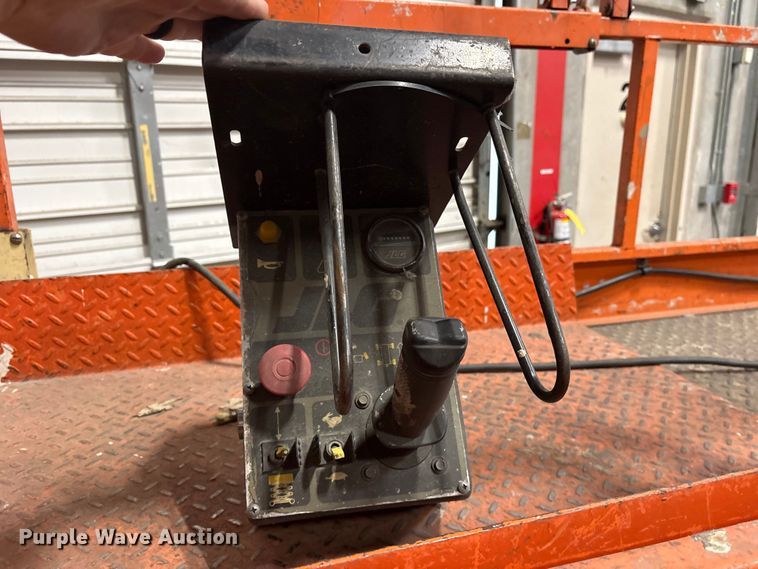 image for item ES8895 JLG 2632E2 scissor lift