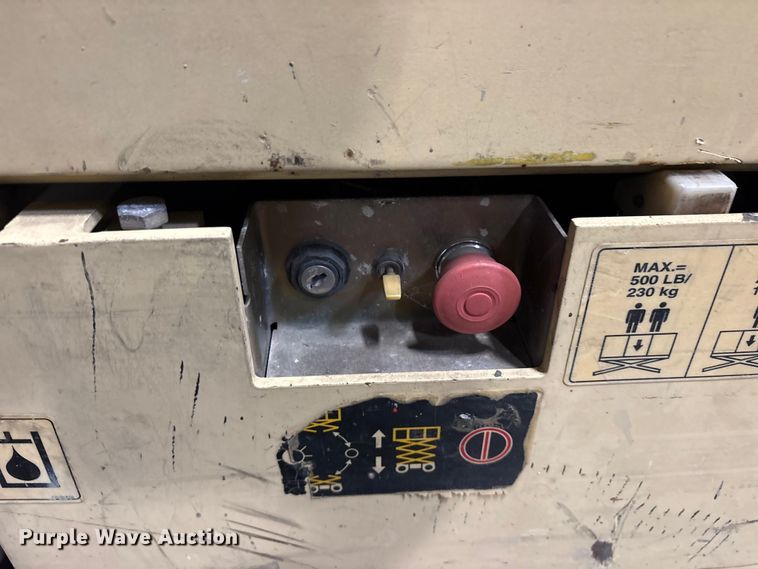 image for item ES8895 JLG 2632E2 scissor lift