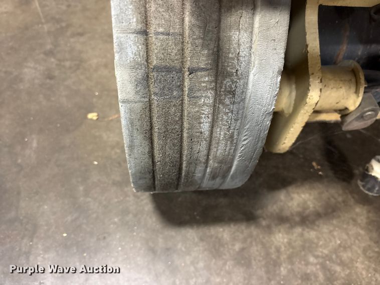 image for item ES8895 JLG 2632E2 scissor lift