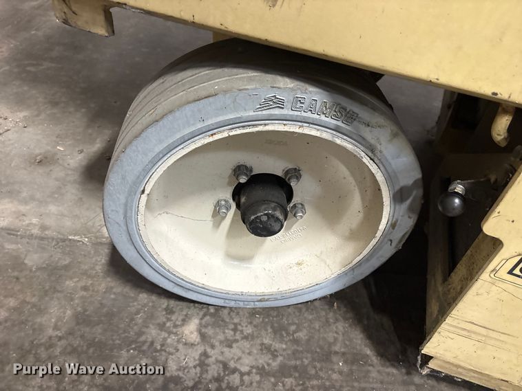 image for item ES8895 JLG 2632E2 scissor lift