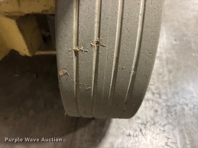 image for item ES8895 JLG 2632E2 scissor lift