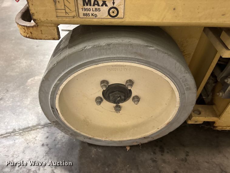 image for item ES8895 JLG 2632E2 scissor lift