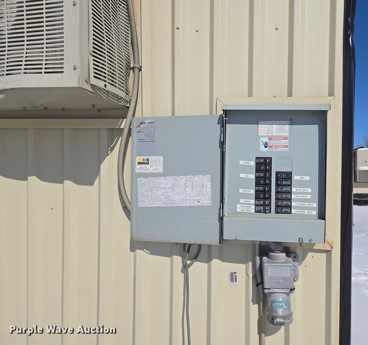 image for item ET1216 2012 Britco  8 x 20 mobile home 