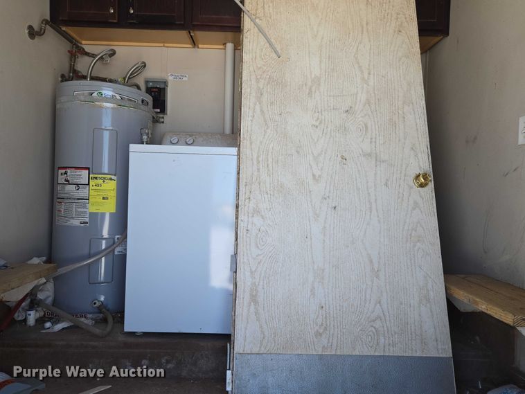 image for item ET1216 2012 Britco  8 x 20 mobile home 