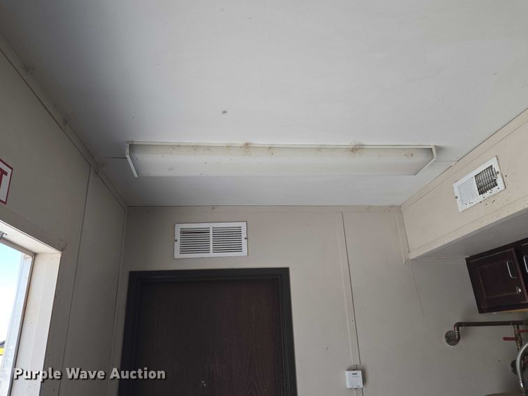 image for item ET1216 2012 Britco  8 x 20 mobile home 