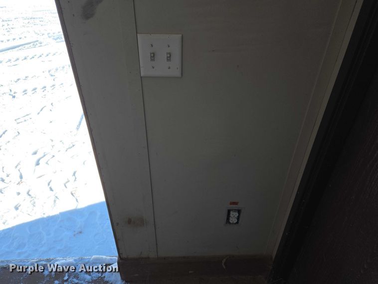 image for item ET1216 2012 Britco  8 x 20 mobile home 