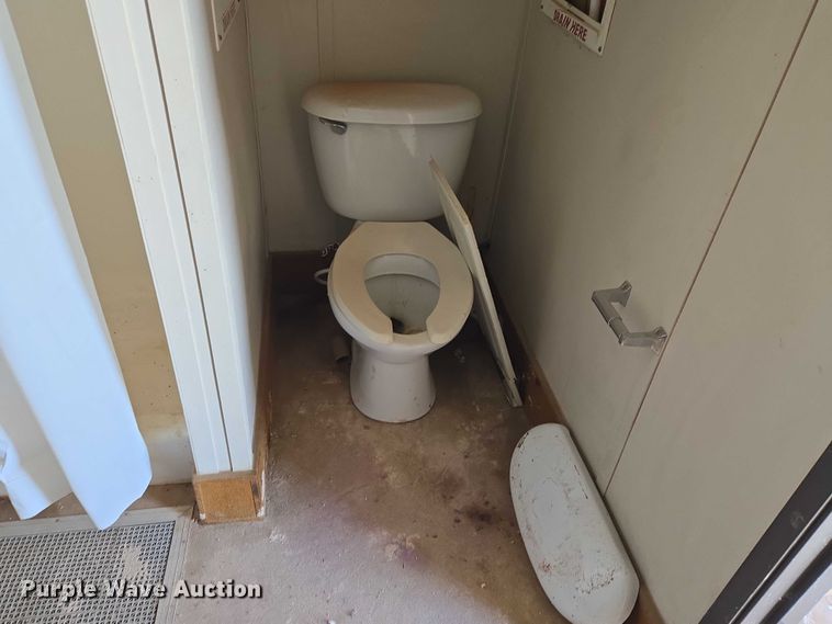 image for item ET1216 2012 Britco  8 x 20 mobile home 