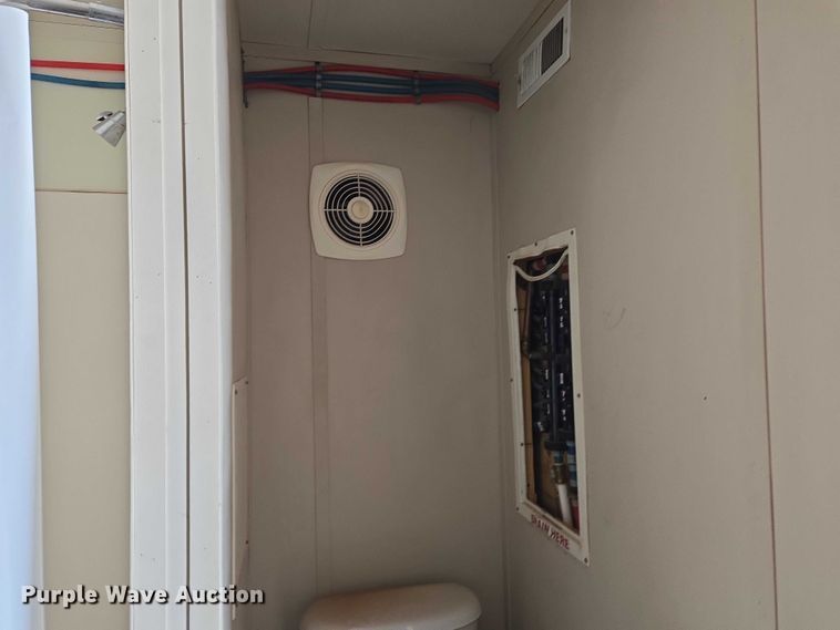 image for item ET1216 2012 Britco  8 x 20 mobile home 