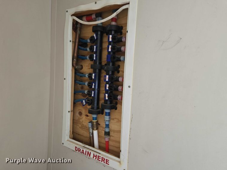 image for item ET1216 2012 Britco  8 x 20 mobile home 