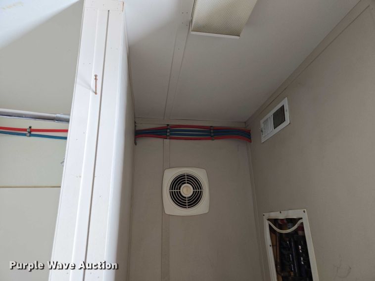 image for item ET1216 2012 Britco  8 x 20 mobile home 