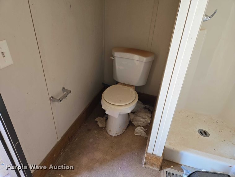 image for item ET1216 2012 Britco  8 x 20 mobile home 